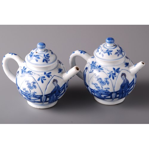Pair of Tea Pots